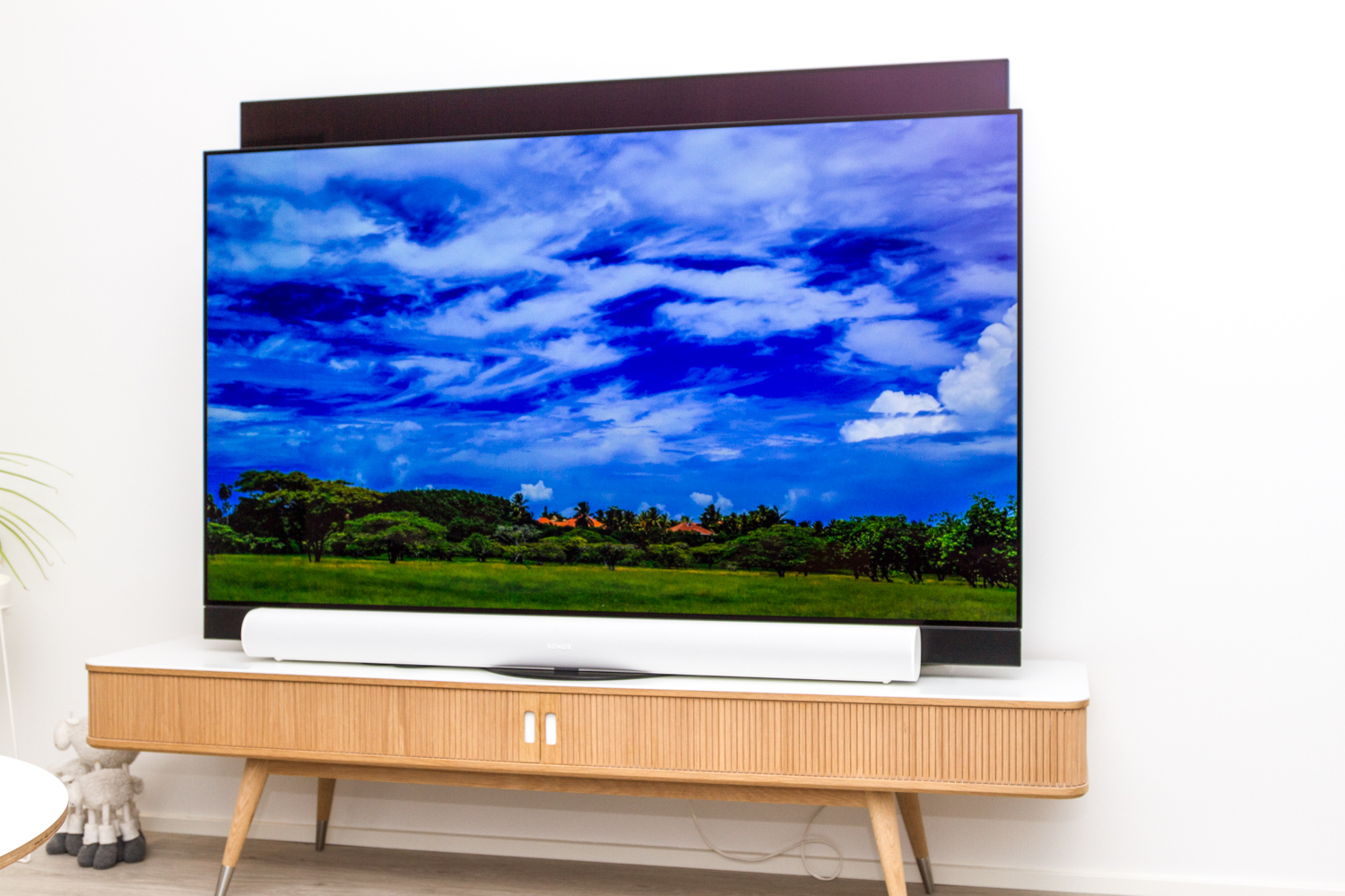 Panasonic_LZ2000_16_large.jpg