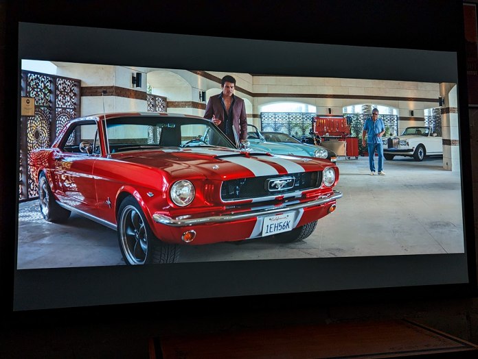 W4000i-Projection-Salon-01-1.jpg