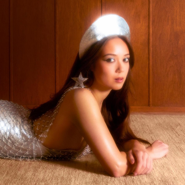Figure-7-Laufey_Bewitched-album-cover.jpg
