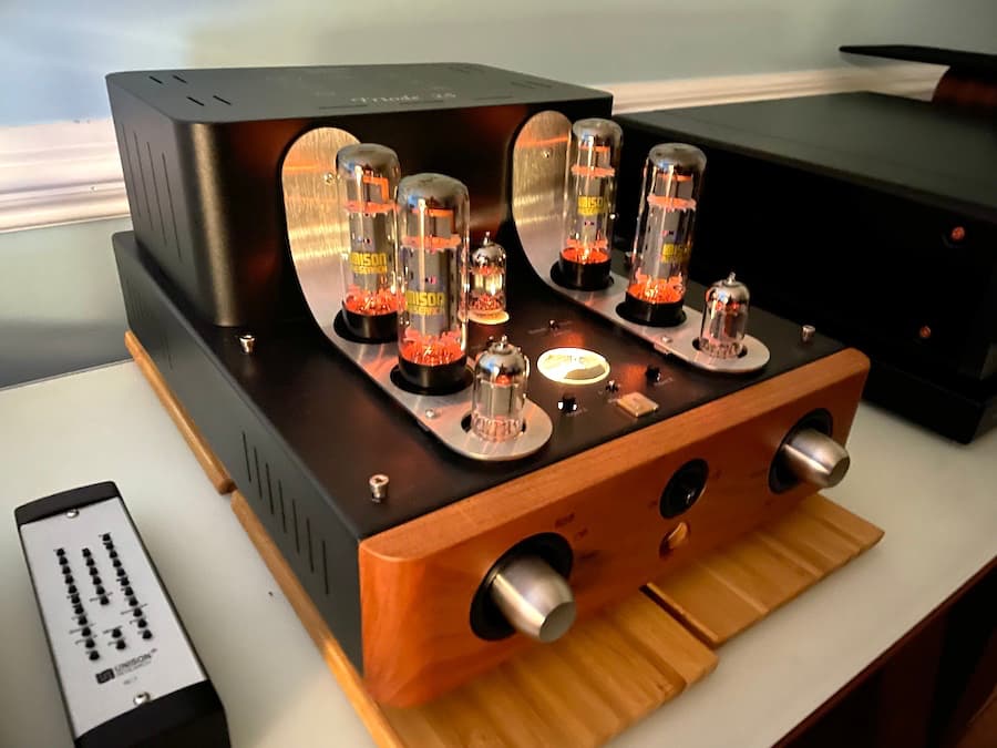 unison-research-triode-25-angle.jpg