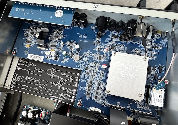 NAD-M66-Innenleben3.jpeg